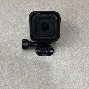 Go pro sesesion comes with the mount just no box